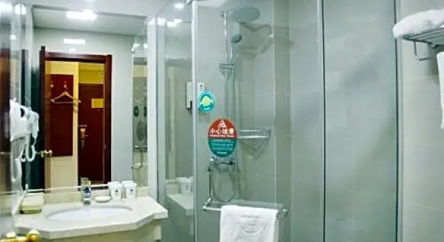 Двухместный номер Standard GreenTree Inn Suzhou Kunshan Paris Spring Express Hotel