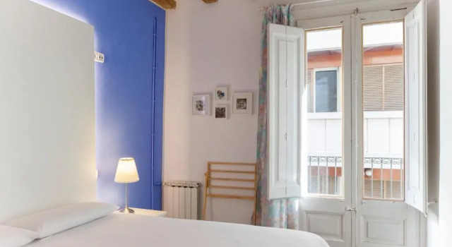 Семейные апартаменты Ramblas Apartments
