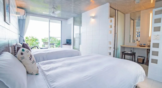 413 Hamahiga Hotel＆Cafe, Забронировать Отель Урума Okinawa Island - Central