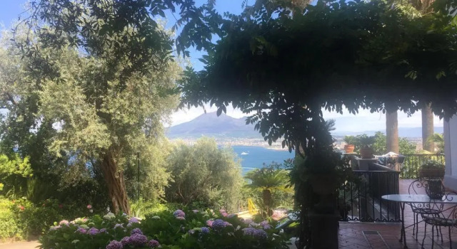 Коттедж Poggio Miramare Luxury Home