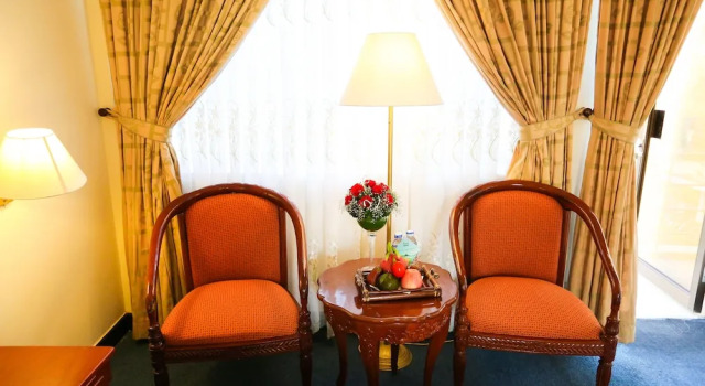 Номер Standard с видом на сад Royal Hotel