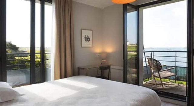Le Roc'h Ar Mor, Rezerwuj Hotel Lampaul Bretania