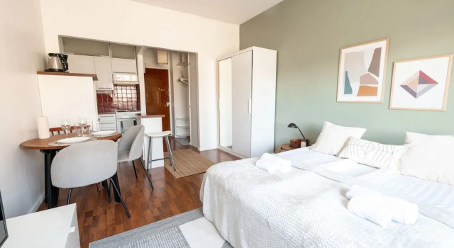 2ndhomes Cozy Apartment with Park View