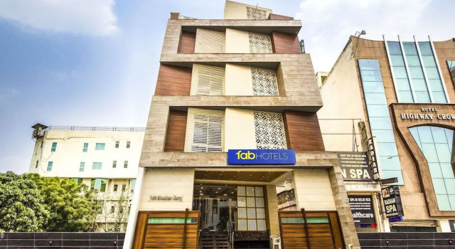 FabHotel The Royal CM Plaza