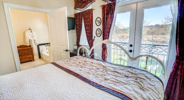 Двухместный номер Standard с балконом The River Belle Inn