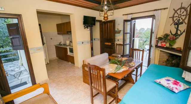 Niriides Apartment, Book Apartment Mouresi 