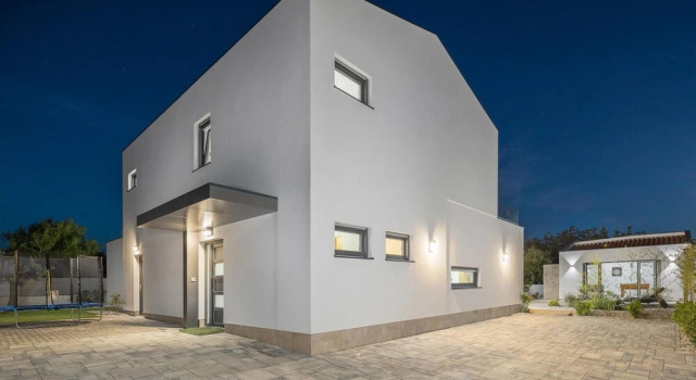 Awesome Home in Banjole With Outdoor Swimming Pool, Wifi and 4 Bedrooms, Забронировать Отель Бизнес-отели Баньоле, 4* 5*