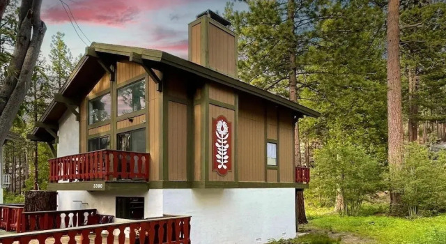 Коттедж с 2 комнатами 3390 Pine Hill Road 2 Bedroom Home