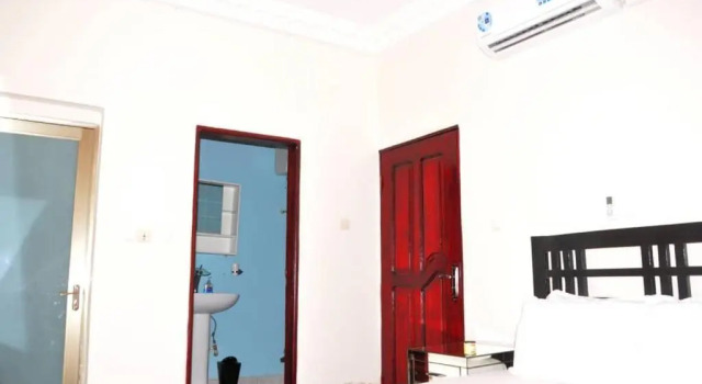 Base House, Book Hotel Hoteller i Limbe med parkering, Parkering