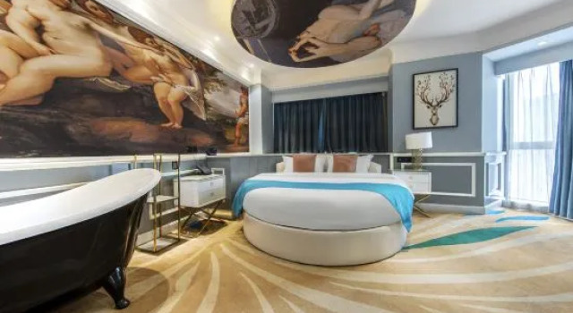 Люкс Deluxe Love Hotel (Zhengzhou Foreign Language New Fengyang School GongyuanMaodian)