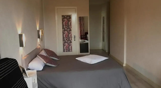 Hôtel de La Poutre, Varaa Hotelli  