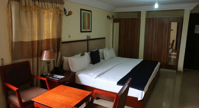 Полулюкс Krisview Hotel