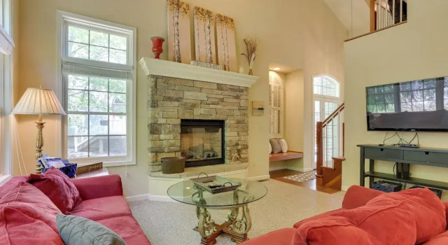 Half-mi to Big Boulder Lake: Townhome w/ Deck!