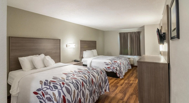 Четырёхместный номер Deluxe Red Roof Inn & Suites Pensacola-NAS Corry