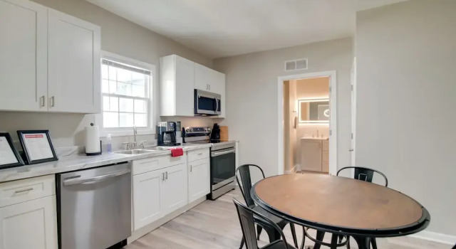 Коттедж Hilltopper Convenience: Modern Duplex Near WKU