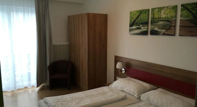 Leonfeldner-Hof, Book Hotel  