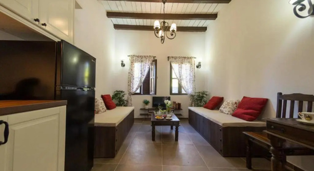 Villa Leon - Private courtyard serenity, Забронировать Вилла Коттеджи Родоса, рядом с Городской центр культуры, Коттедж