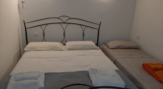 House of the sun and the sea Lascari Cefalu, Book Vacation Home Hotels in Sicily with Parking, Parking