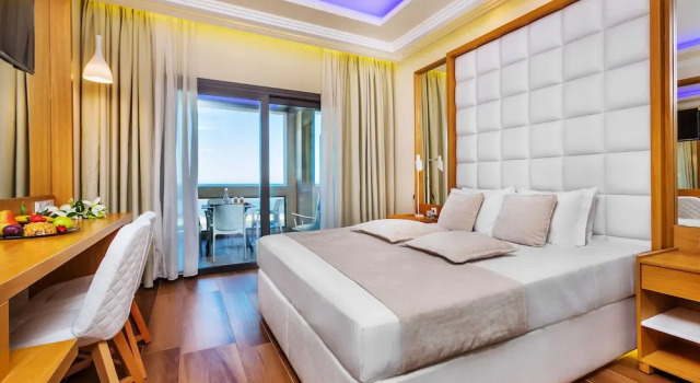 Номер Standard с балконом и с видом на море Porto Marine Hotel