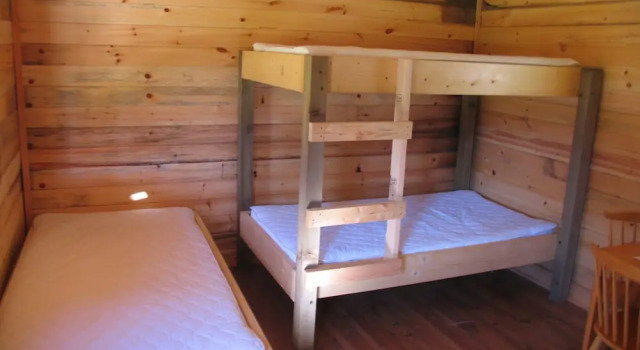 Fort Wells Gray Rustic Cabins Hostel, Prenota Ostello Ostelli a Columbia Britannica, Ostello