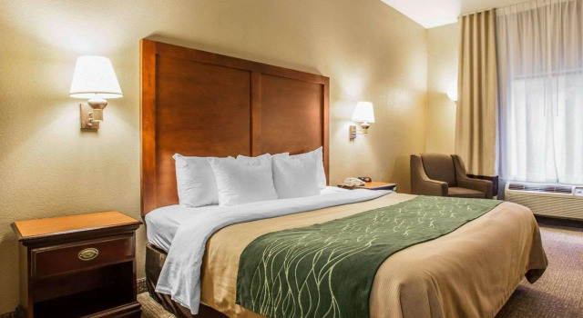 Comfort Inn & Suites St. Louis - O'Fallon, Book Hotel Hoteller i O'Fallon med pool, Swimmingpool