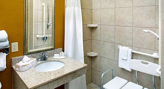 Четырёхместный люкс c 1 комнатой Fairfield Inn & Suites by Marriott Lafayette South