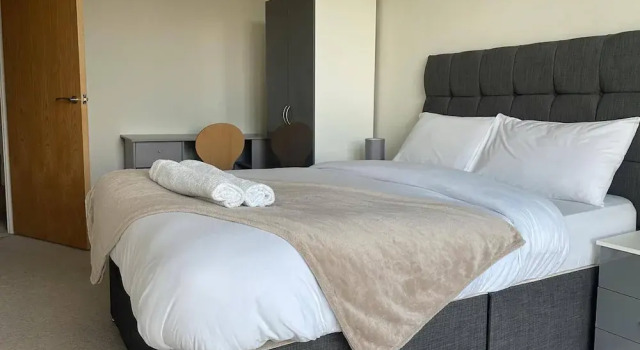 Apartment - Sleeps 4, Pets Allowed & Parking