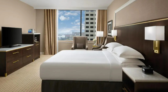 Двухместный номер Standard Hilton Indianapolis Hotel & Suites