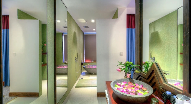 Двухместный номер Premier с балконом и с видом на бассейн Golden Temple Retreat