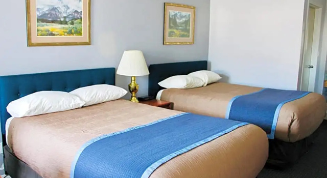 Четырёхместный номер Standard Canadas Best Value Princeton Inn & Suites