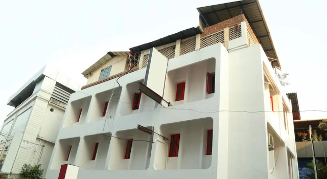 OYO 6712 Hotel Malabar House, Rezerwuj Hotel Hotele w Nowe Delhi z basenem, Basen