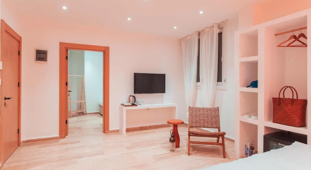 Четырёхместный семейный номер Standard MARE MARIN BOUTIQUE HOTEL