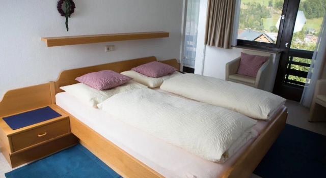 Haus Theresia, Rezerwuj Hotel Hotele w Bregenzerwald z parkingiem, Parking