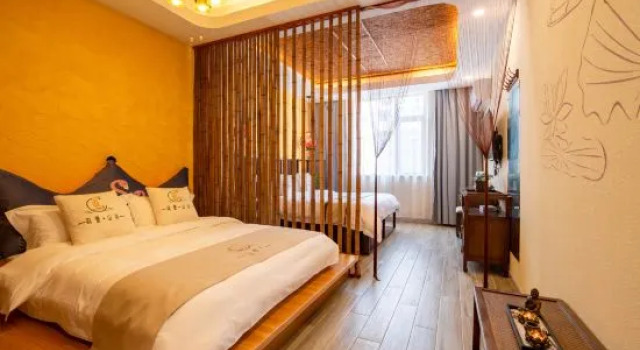 Семейный люкс Deluxe Wuxi Xianling Mountain Residence Chinese Inn (Lingshan Buddhist Scenic Spot Nianhua Bay)