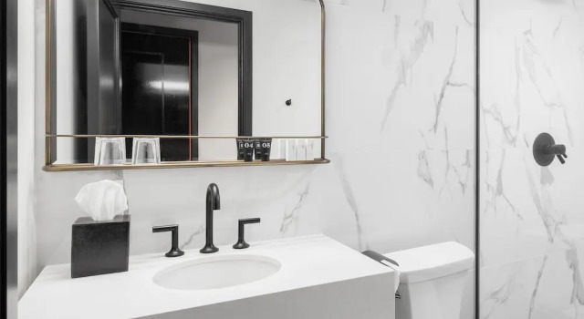 Двухместный номер Standard с балконом The Broadview Hotel