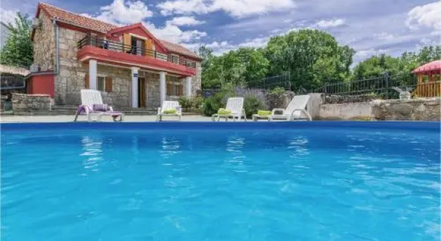 Three-Bedroom Holiday Home in Krusevo