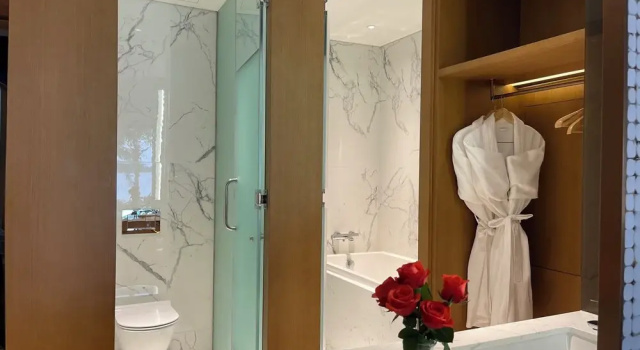 Трёхместный номер Standard с видом на озеро The Five Resort & Golf Hoang Gia Ninh Binh