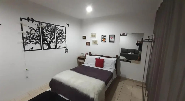 Suite climatizada, ao lado da praca principal
