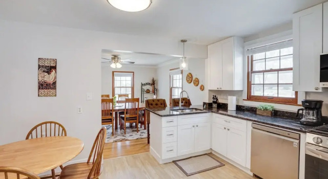 Коттедж Spacious Minneapolis Home Rental: 8 Mi to Downtown