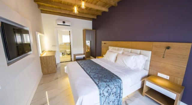 Blanca Beach Hotel