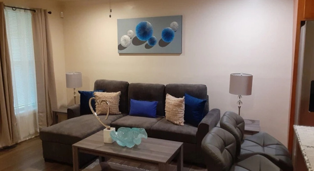 Updated 1-bedroom in Baton Rouge, w/ Washer/dryer, Забронировать Отель Отели Батон-Руж 3 звезды, рядом с Парк на улице Рузвельта, 3*