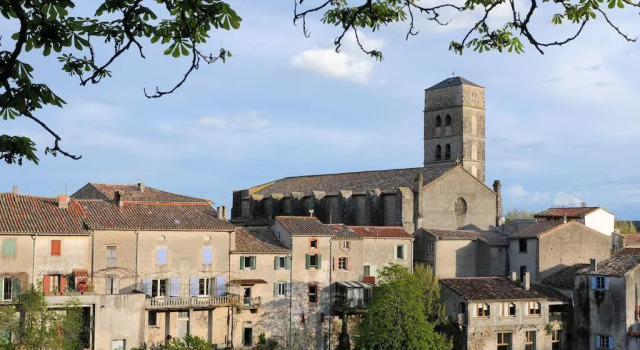 Ailleurs