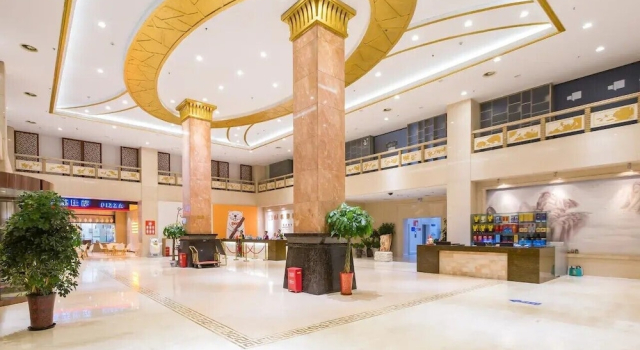 Golden Phoenix PEK Airport T3 Beijing, Rezerwuj Hotel Pekin Pekin
