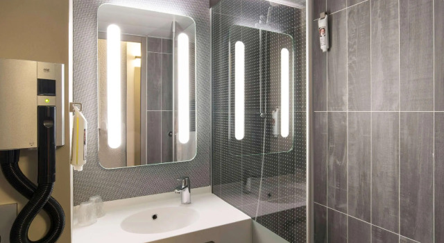 Трёхместный номер Standard B&B HOTEL Limoges 3