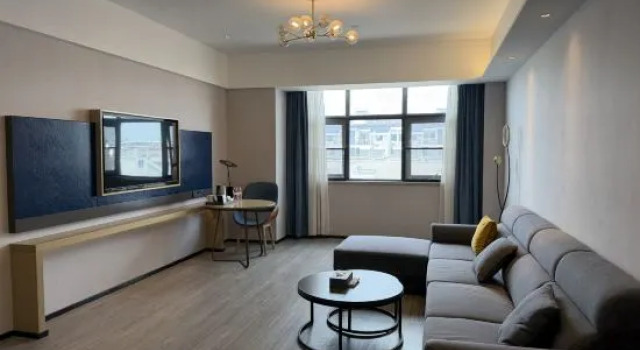 Deluxe Suite Kyriad Hotel