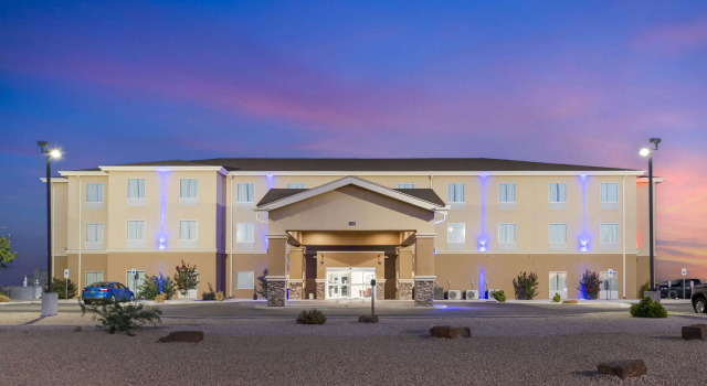 Quality Inn & Suites Carlsbad Caverns Area