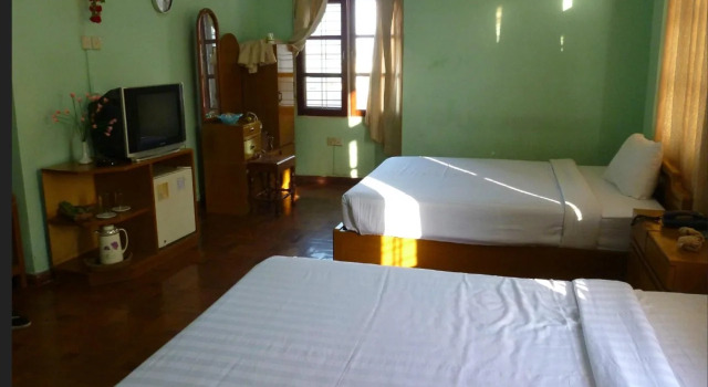 Universal King Hotel