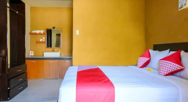 Oyo 992 Semilir Senggigi Inn