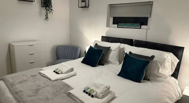 3 bed Chill Glouc With 3 Bedrooms and 1 Bathrooms, Rezervasyon Villa Merseyside villalar, Villa