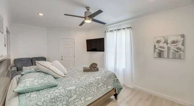 2 Mi to Citadel Outlets! East LA Retreat Near I-5, Book Hotel Los Angeles Los Angeles Metropolitan Area